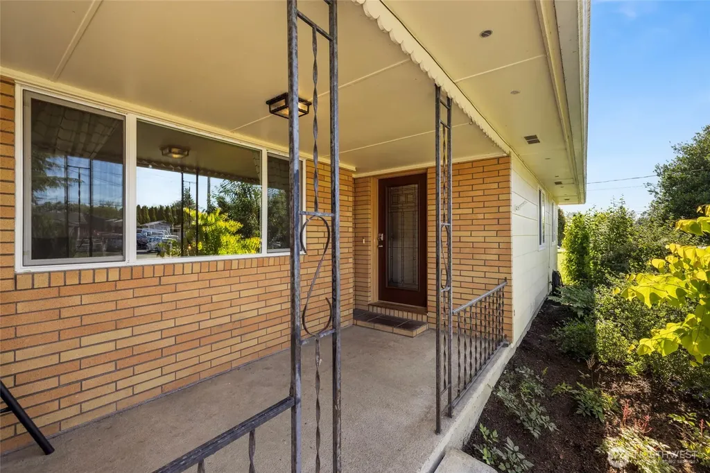 415 Sterling Street Sedro Woolley WA 98284