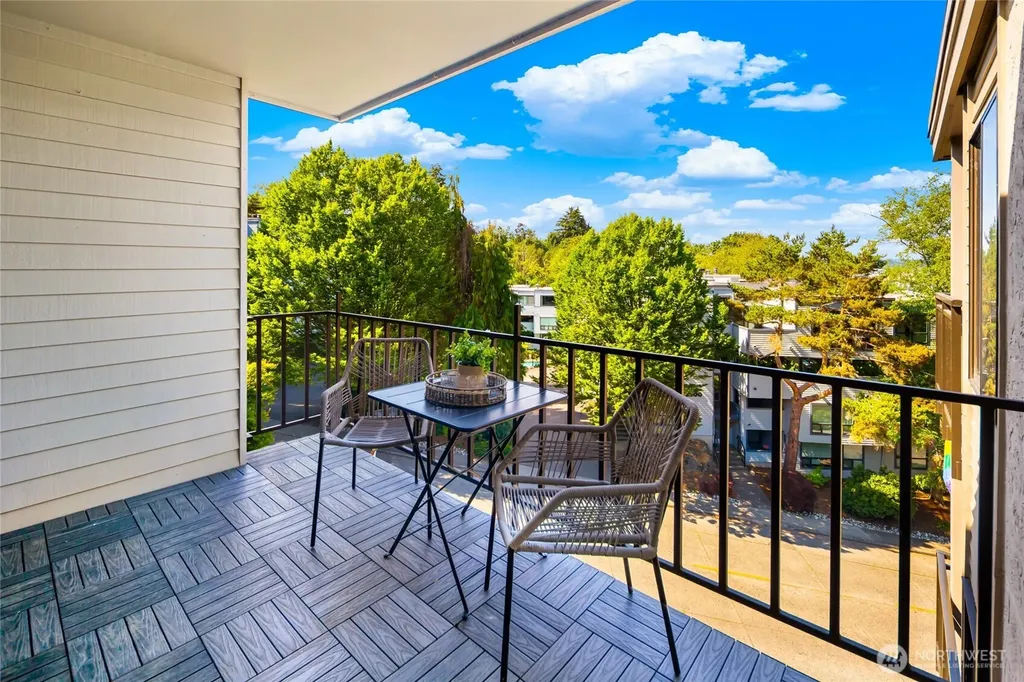 3650 26th Place W Seattle WA 98199