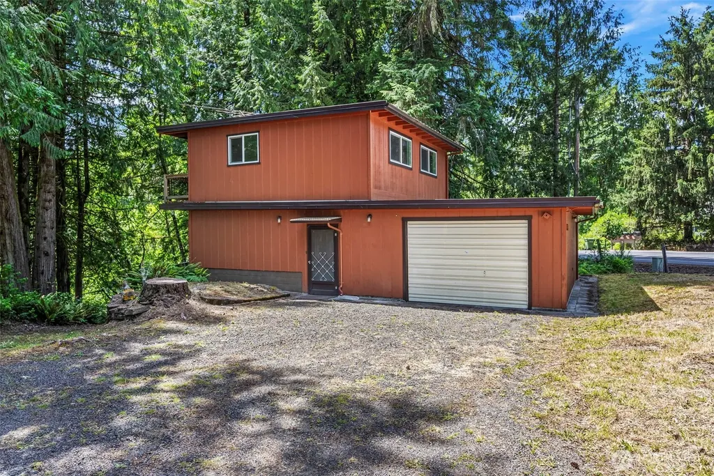 1701 Tower Road Castle Rock WA 98611