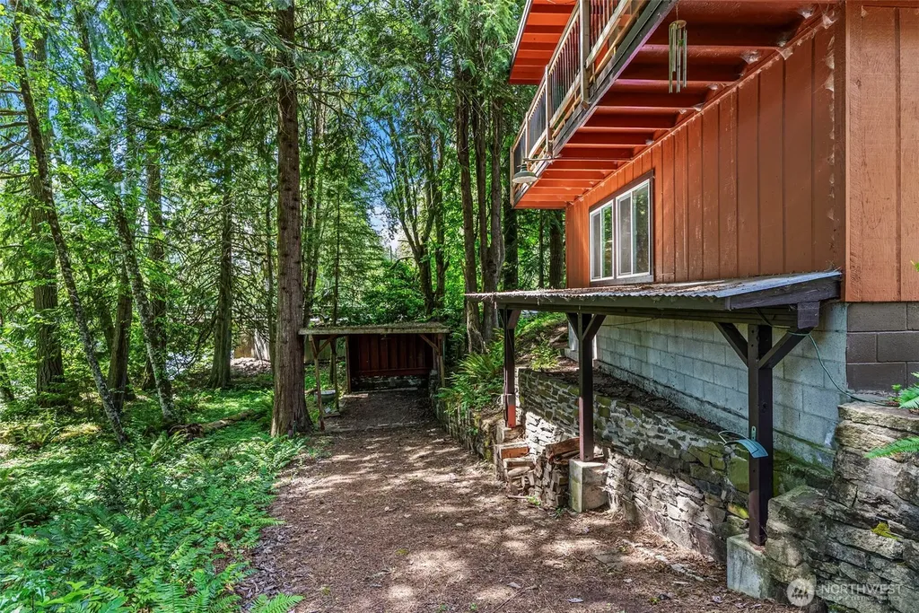 1701 Tower Road Castle Rock WA 98611