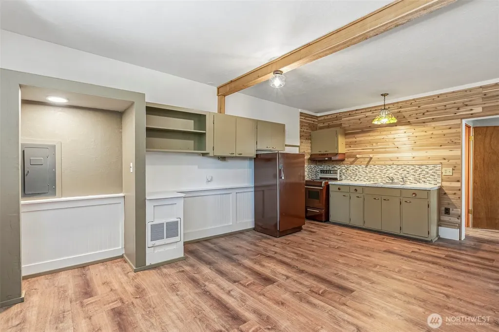 1701 Tower Road Castle Rock WA 98611