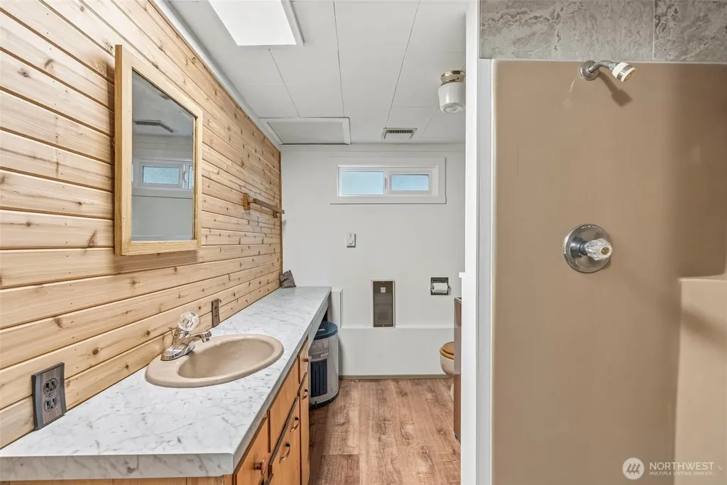 1701 Tower Road Castle Rock WA 98611