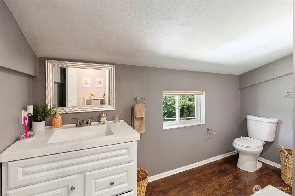 1785 Centralia Alpha Road Chehalis WA 98532