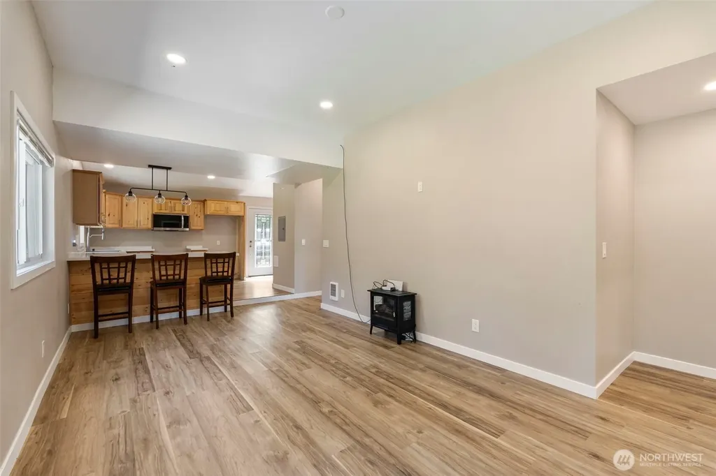 1785 Centralia Alpha Road Chehalis WA 98532