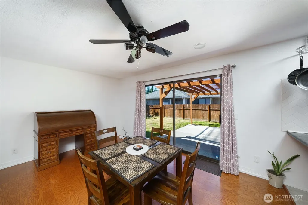 1225 SW Barrington Drive Oak Harbor WA 98277