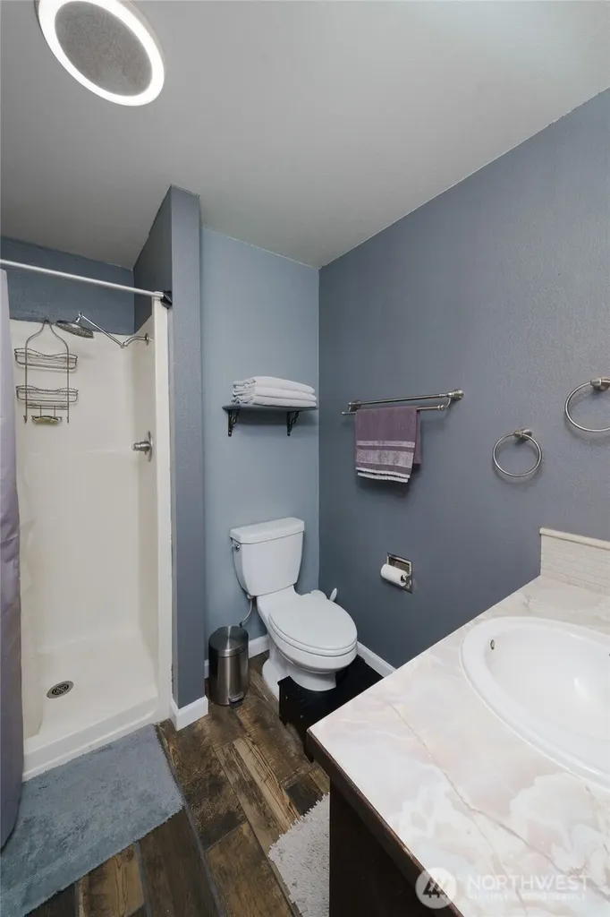 1225 SW Barrington Drive Oak Harbor WA 98277