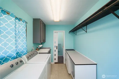 1225 SW Barrington Drive Oak Harbor WA 98277
