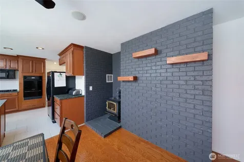 1225 SW Barrington Drive Oak Harbor WA 98277