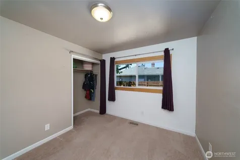 1225 SW Barrington Drive Oak Harbor WA 98277