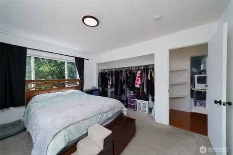 1225 SW Barrington Drive Oak Harbor WA 98277