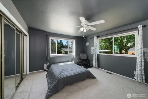 1225 SW Barrington Drive Oak Harbor WA 98277