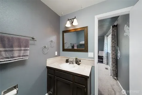 1225 SW Barrington Drive Oak Harbor WA 98277