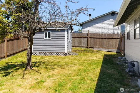 1225 SW Barrington Drive Oak Harbor WA 98277