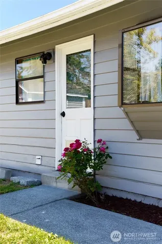 1225 SW Barrington Drive Oak Harbor WA 98277