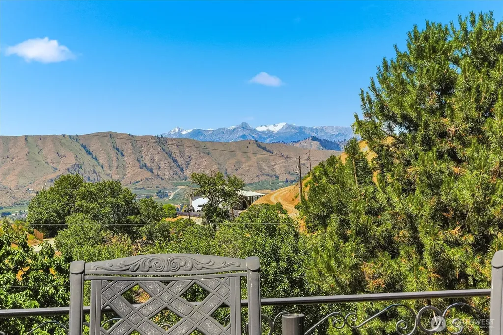 3870 Sunridge Lane Wenatchee WA 98801