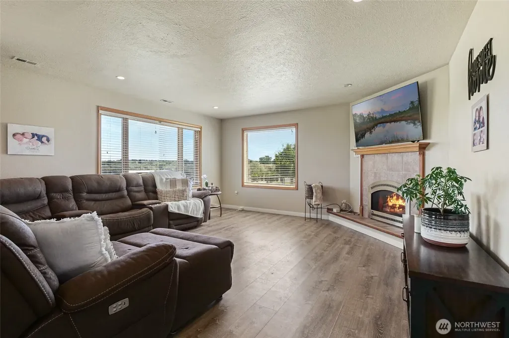5621 Road J.4 NE Moses Lake WA 98837