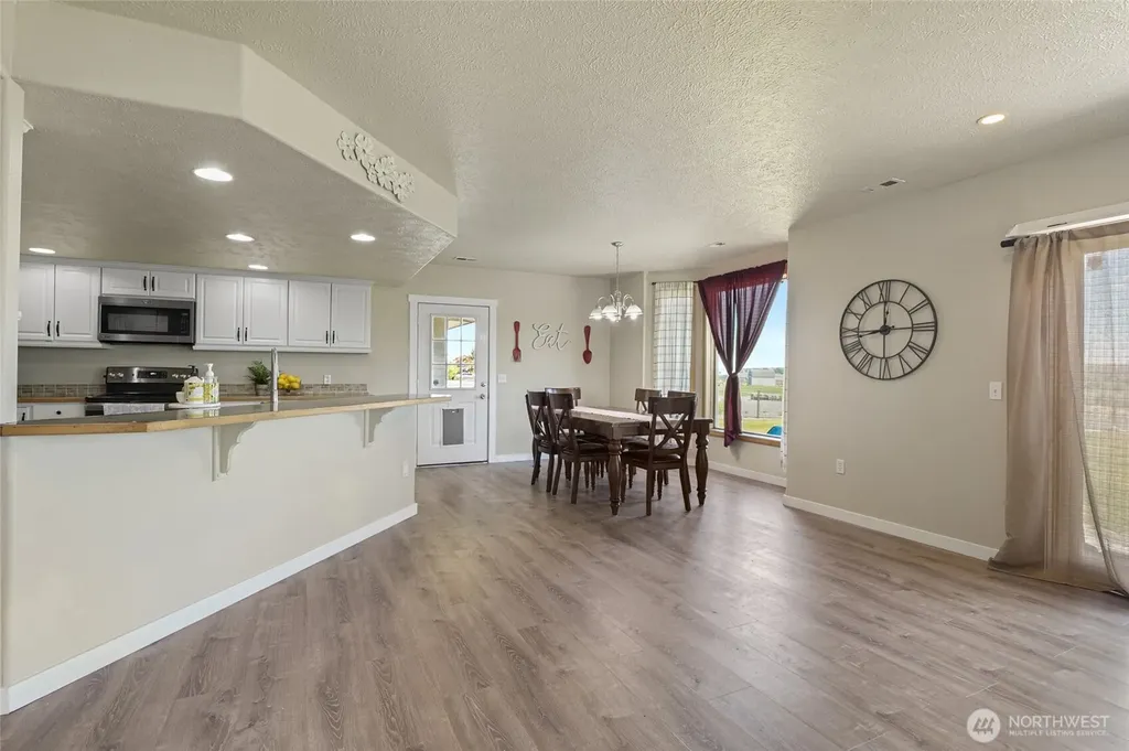 5621 Road J.4 NE Moses Lake WA 98837