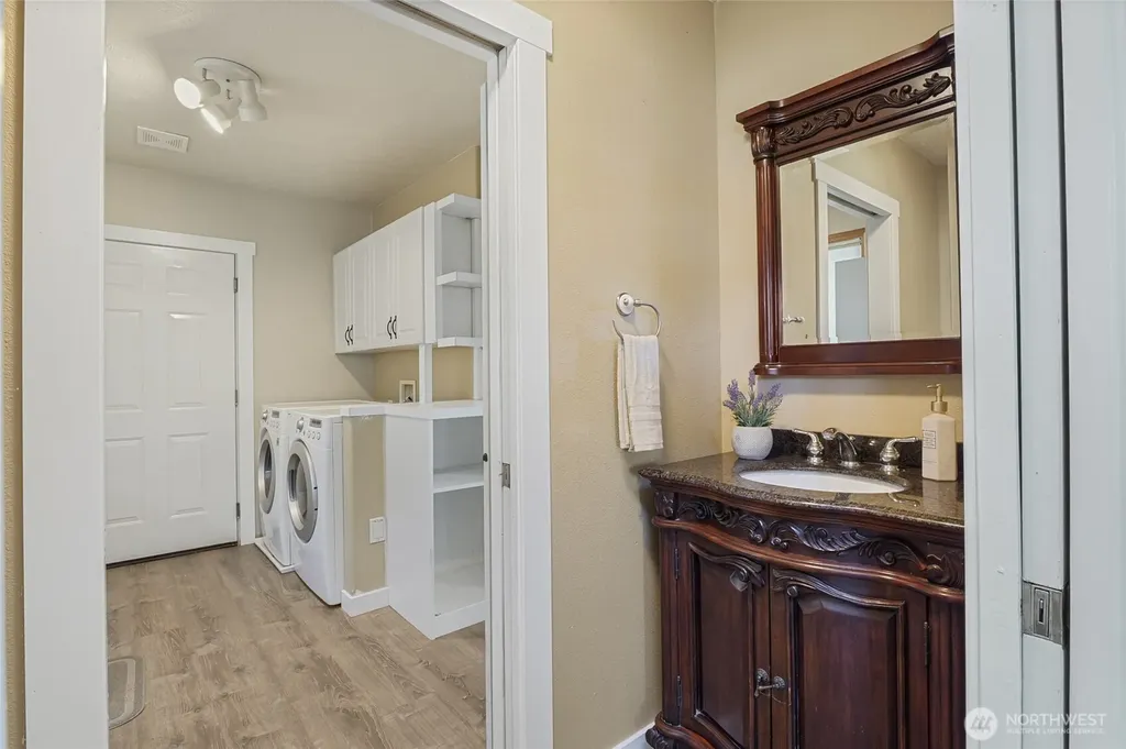 5621 Road J.4 NE Moses Lake WA 98837