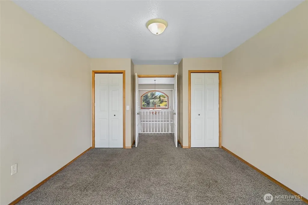 5621 Road J.4 NE Moses Lake WA 98837