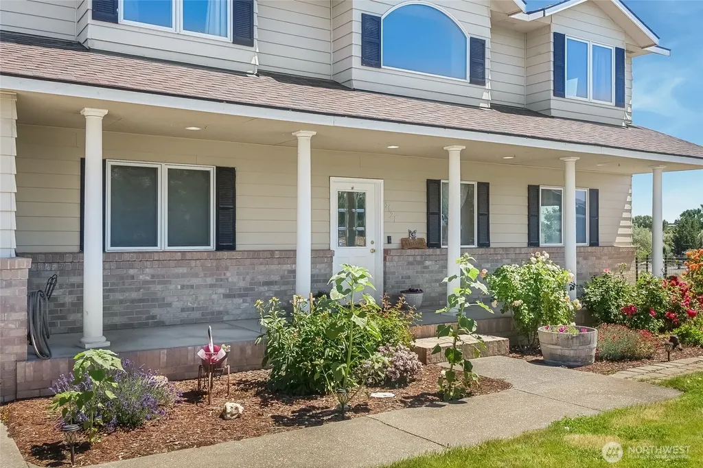 5621 Road J.4 NE Moses Lake WA 98837