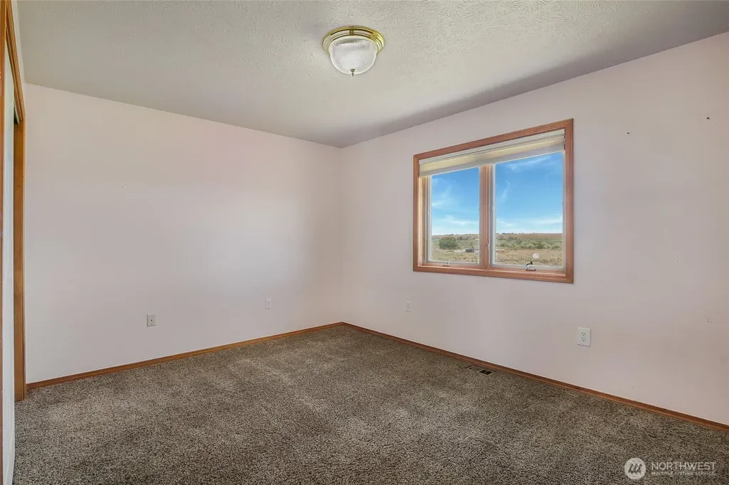 5621 Road J.4 NE Moses Lake WA 98837