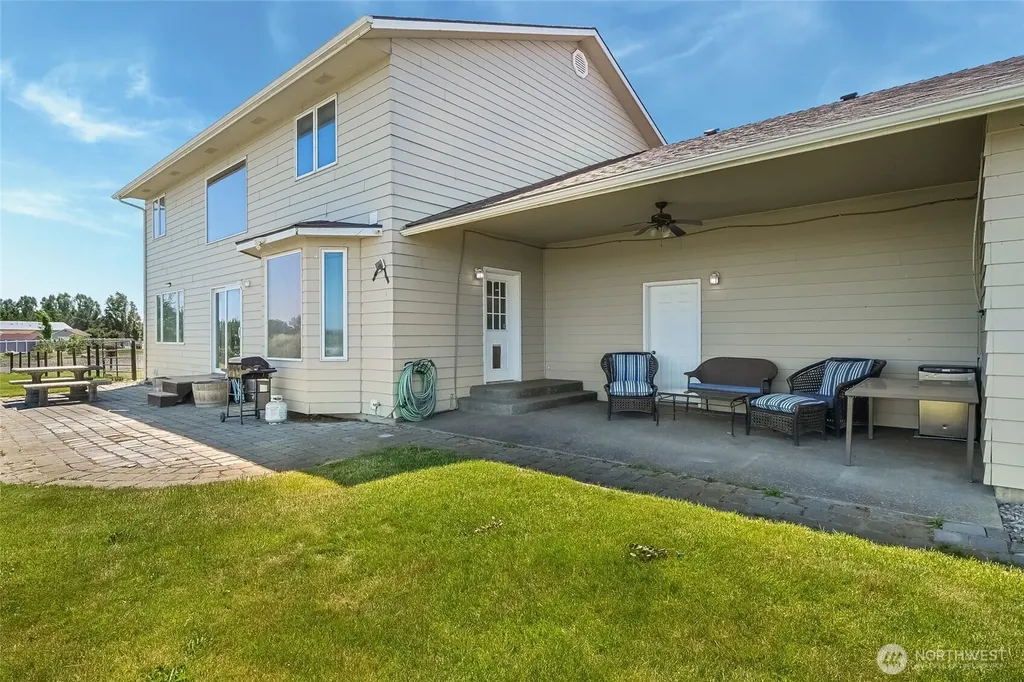 5621 Road J.4 NE Moses Lake WA 98837