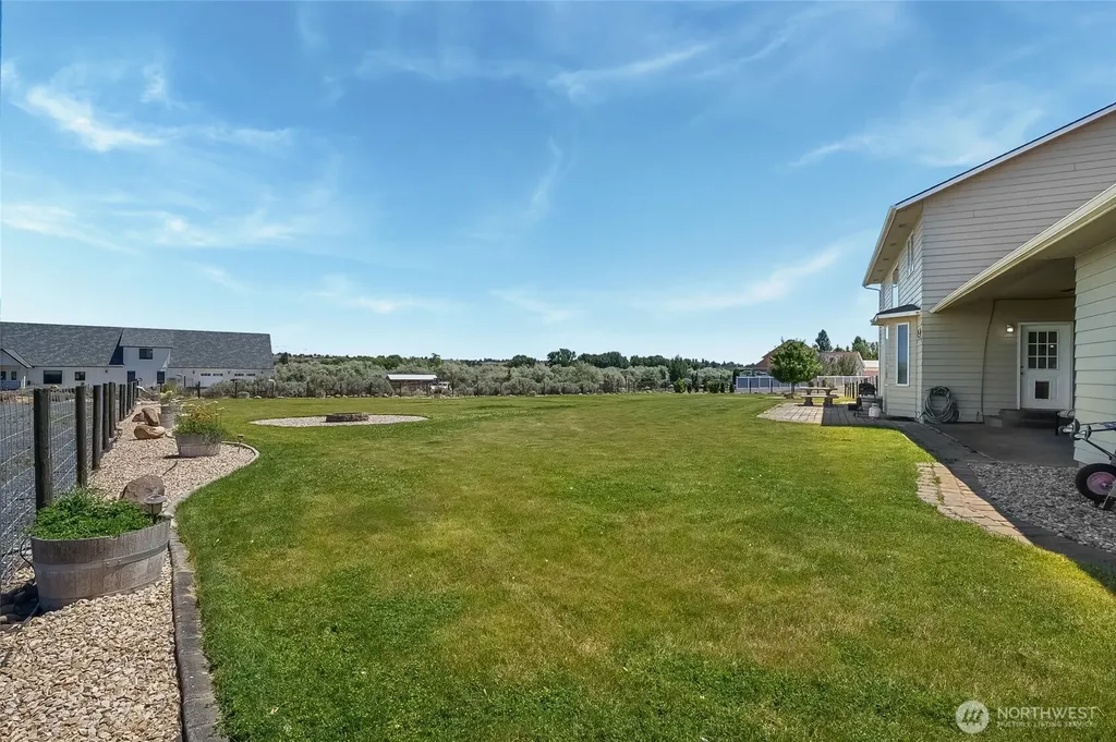 5621 Road J.4 NE Moses Lake WA 98837