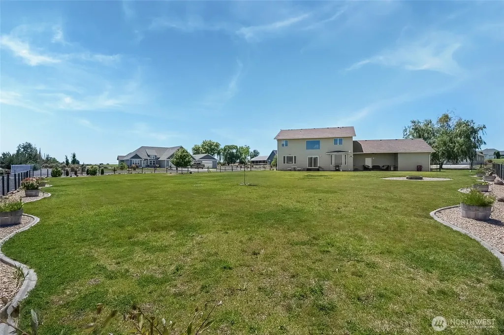 5621 Road J.4 NE Moses Lake WA 98837