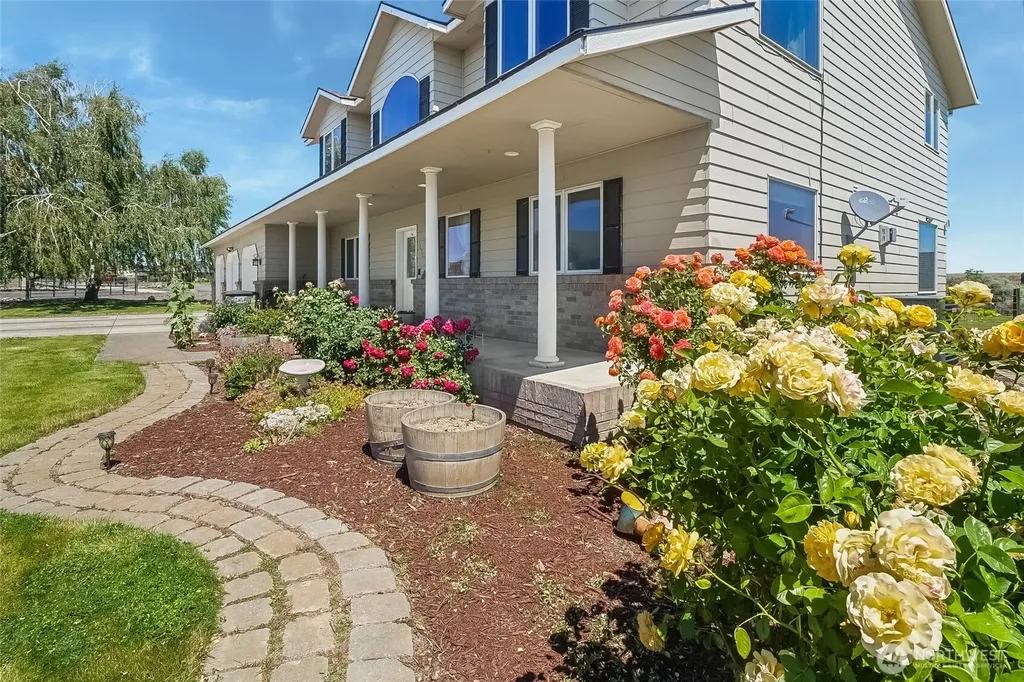 5621 Road J.4 NE Moses Lake WA 98837