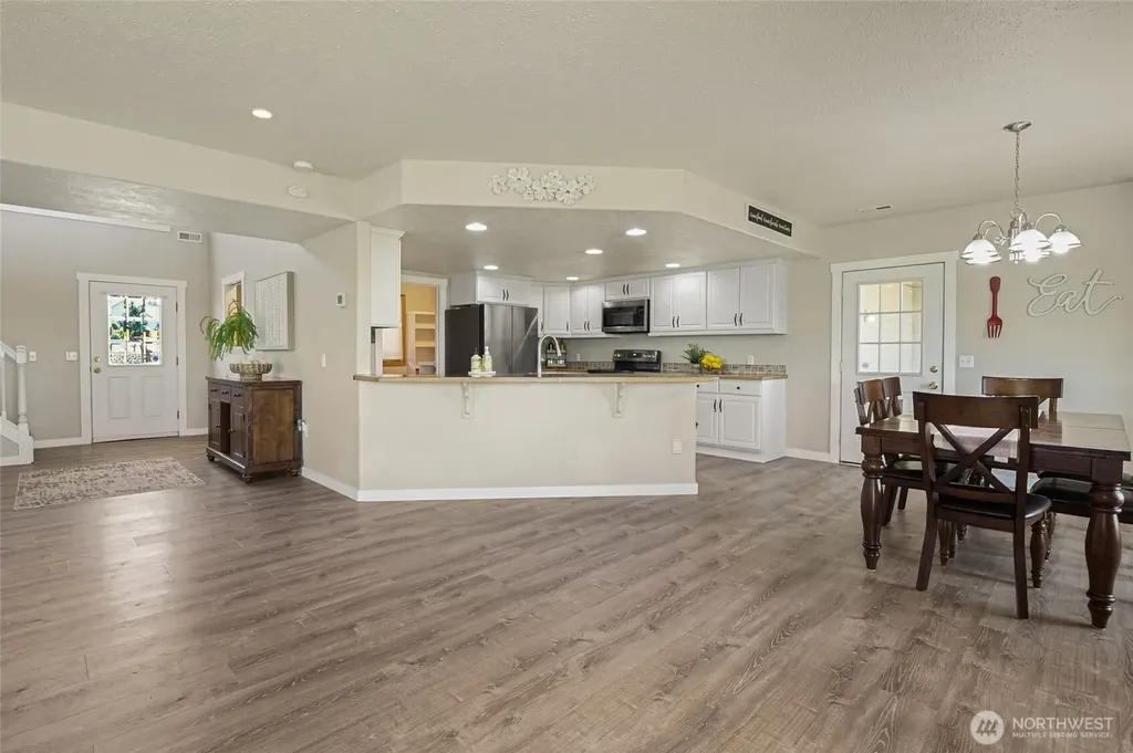 5621 Road J.4 NE Moses Lake WA 98837