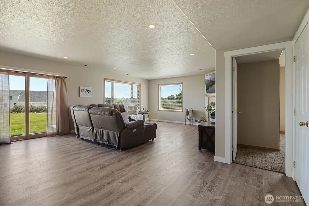 5621 Road J.4 NE Moses Lake WA 98837