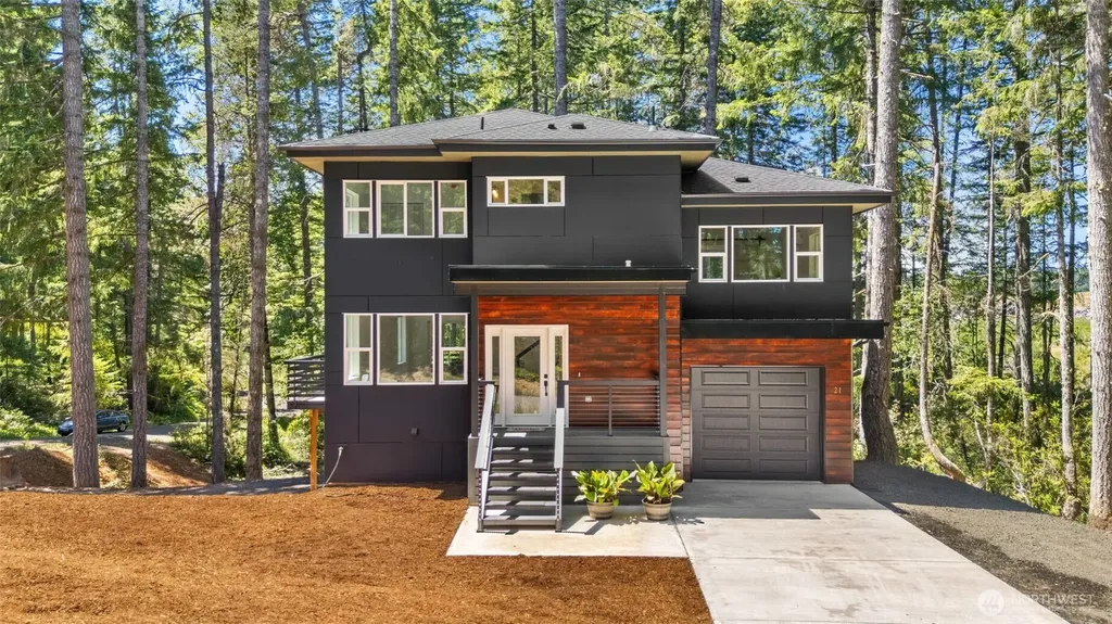 21 E Country Club Drive N Union WA 98592