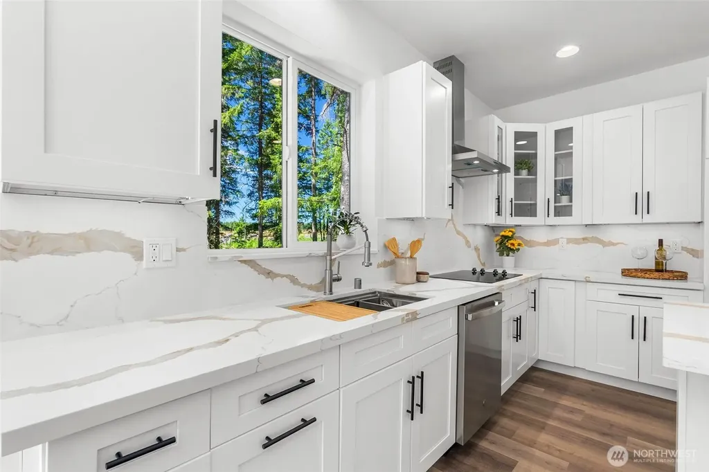 21 E Country Club Drive N Union WA 98592