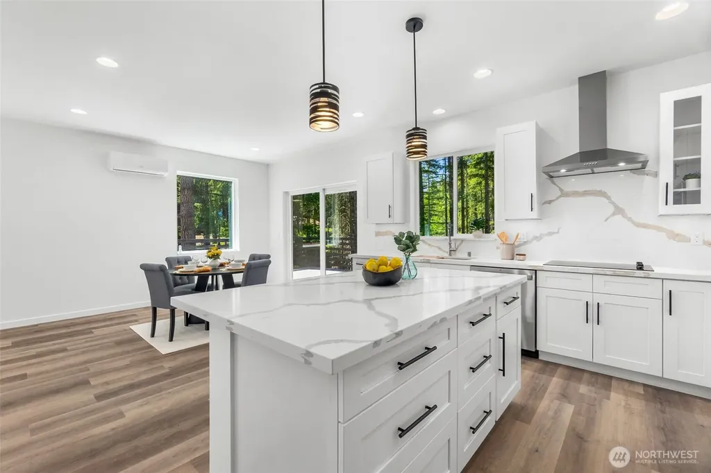 21 E Country Club Drive N Union WA 98592