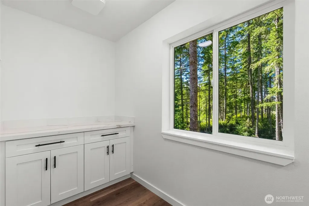 21 E Country Club Drive N Union WA 98592