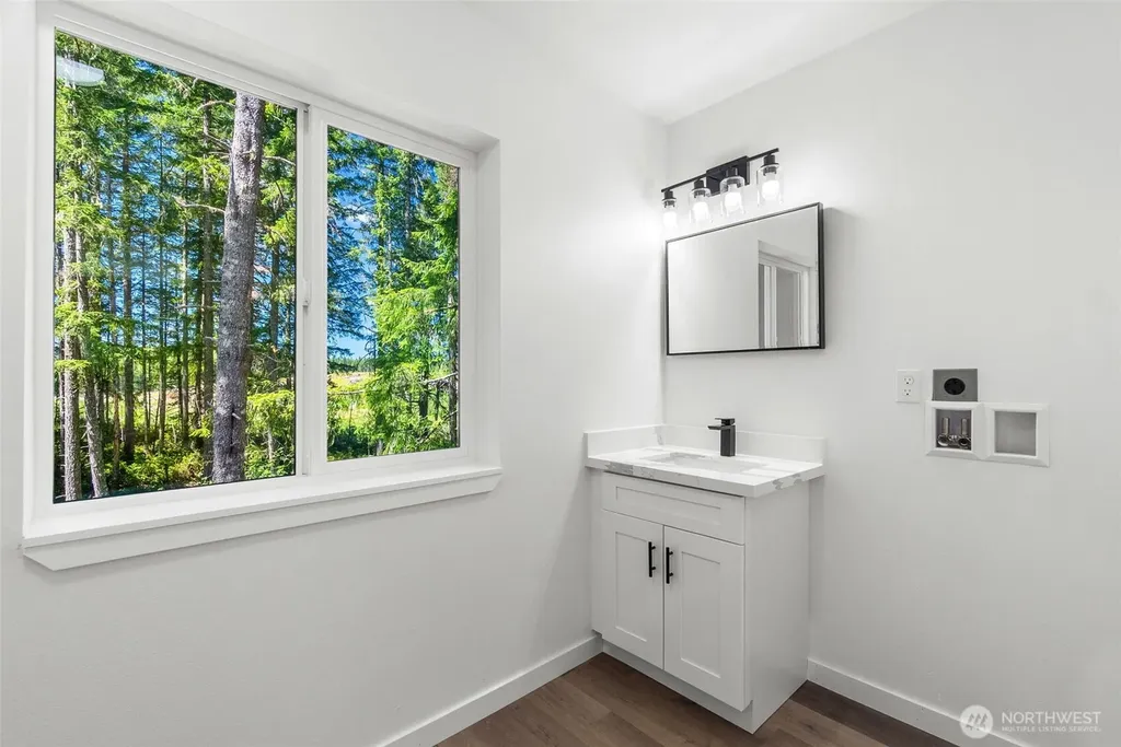 21 E Country Club Drive N Union WA 98592