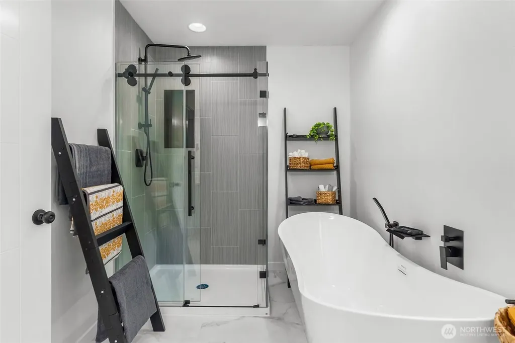 21 E Country Club Drive N Union WA 98592