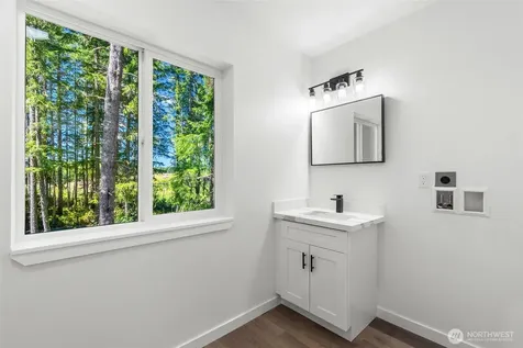 21 E Country Club Drive N Union WA 98592