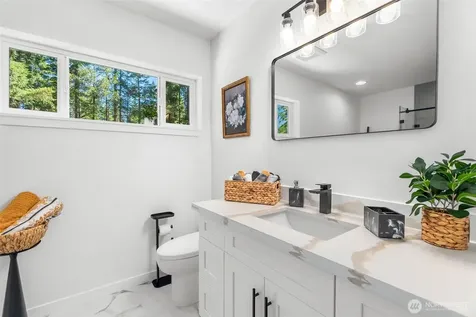 21 E Country Club Drive N Union WA 98592