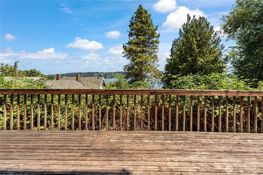 9844 Arrowsmith Avenue S Seattle WA 98118