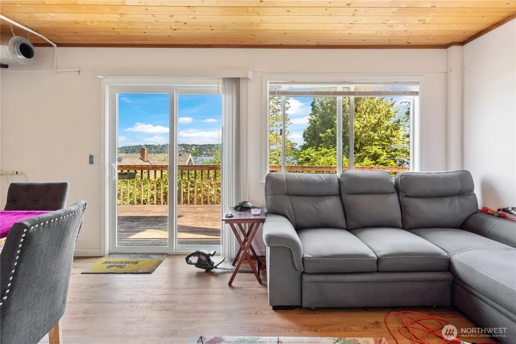 9844 Arrowsmith Avenue S Seattle WA 98118