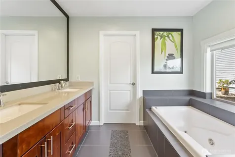 9844 Arrowsmith Avenue S Seattle WA 98118