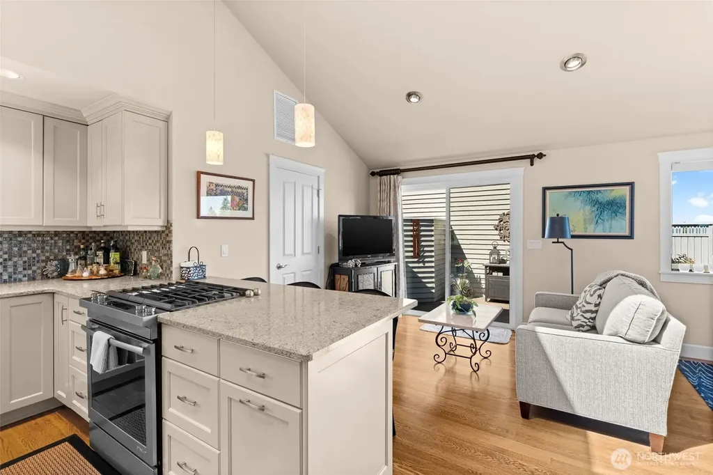 6744 Port Lane Gig Harbor WA 98335