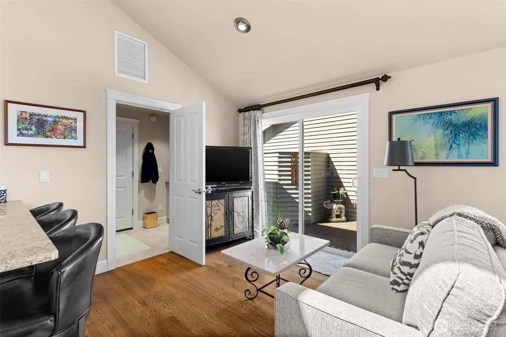 6744 Port Lane Gig Harbor WA 98335