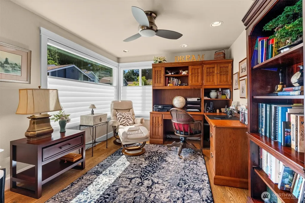 6744 Port Lane Gig Harbor WA 98335