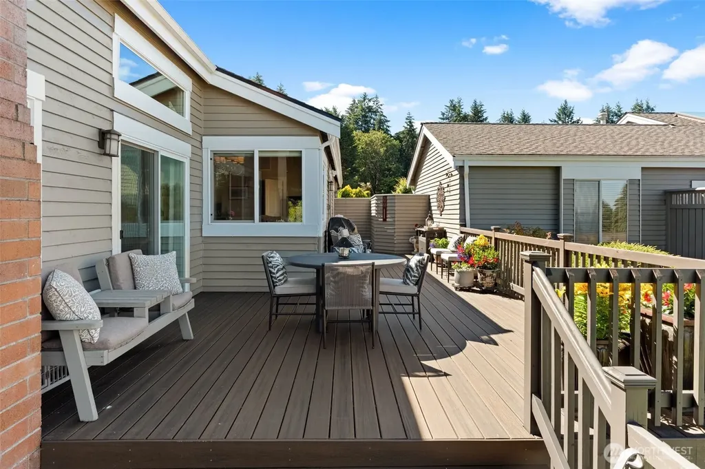 6744 Port Lane Gig Harbor WA 98335