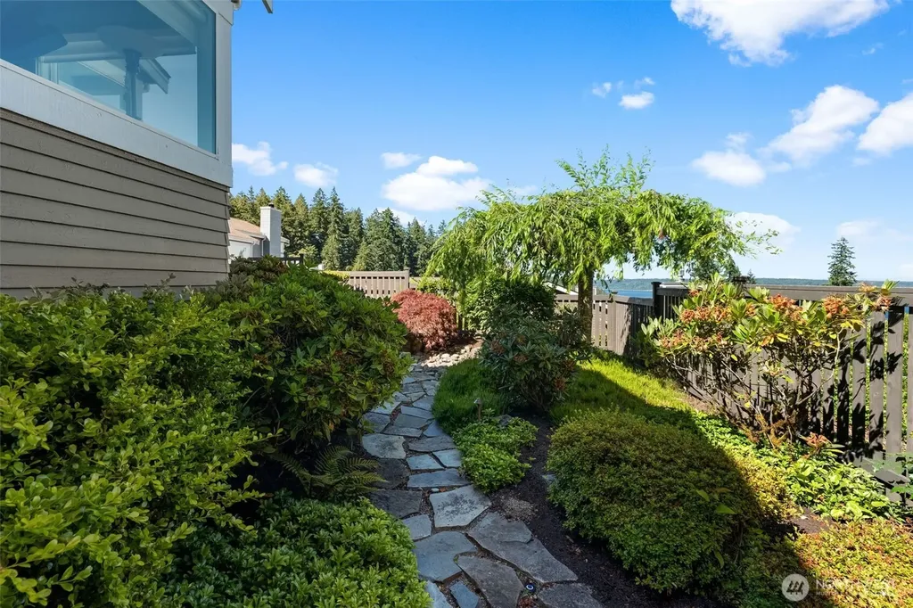 6744 Port Lane Gig Harbor WA 98335