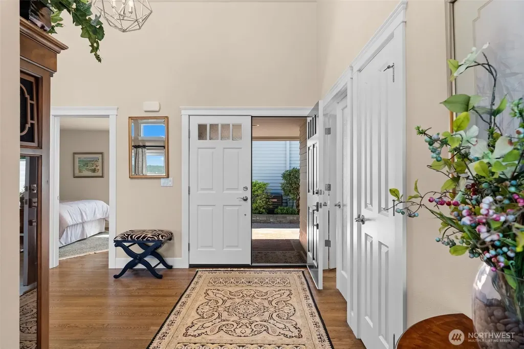 6744 Port Lane Gig Harbor WA 98335