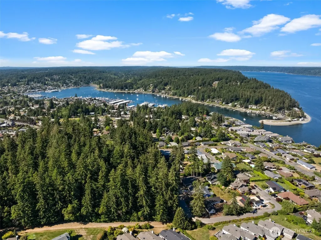 6744 Port Lane Gig Harbor WA 98335