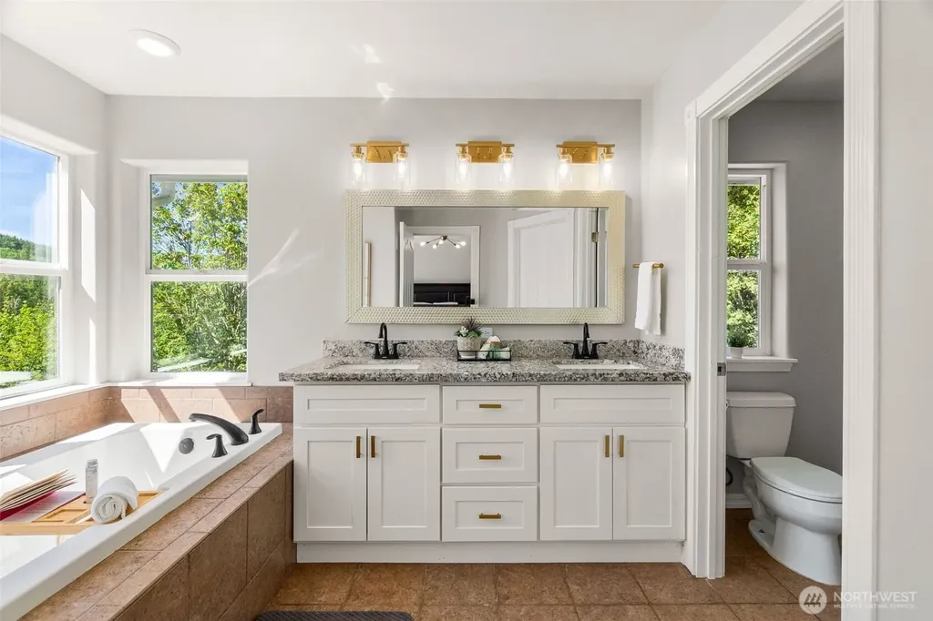 13504 Spiketon Road E Buckley WA 98321